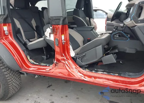 2023 Ford Bronco Wildtrak z USA, uszkodzony, nr VIN 1FMEE5DP2PLB43791